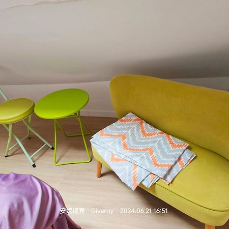Le Coin Des Artistes Bed & Breakfast Giverny Bagian luar foto