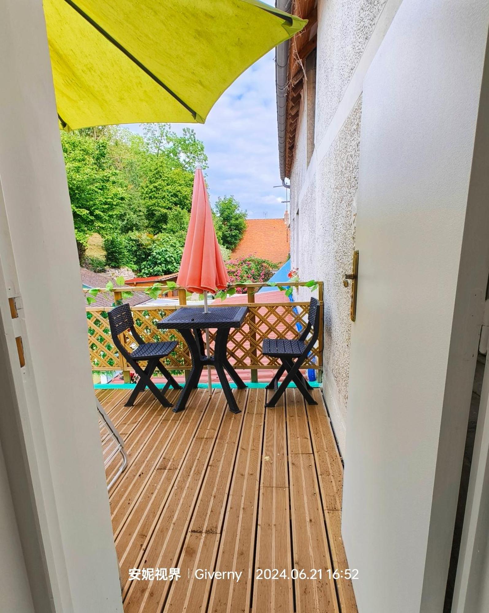 Le Coin Des Artistes Bed & Breakfast Giverny Bagian luar foto
