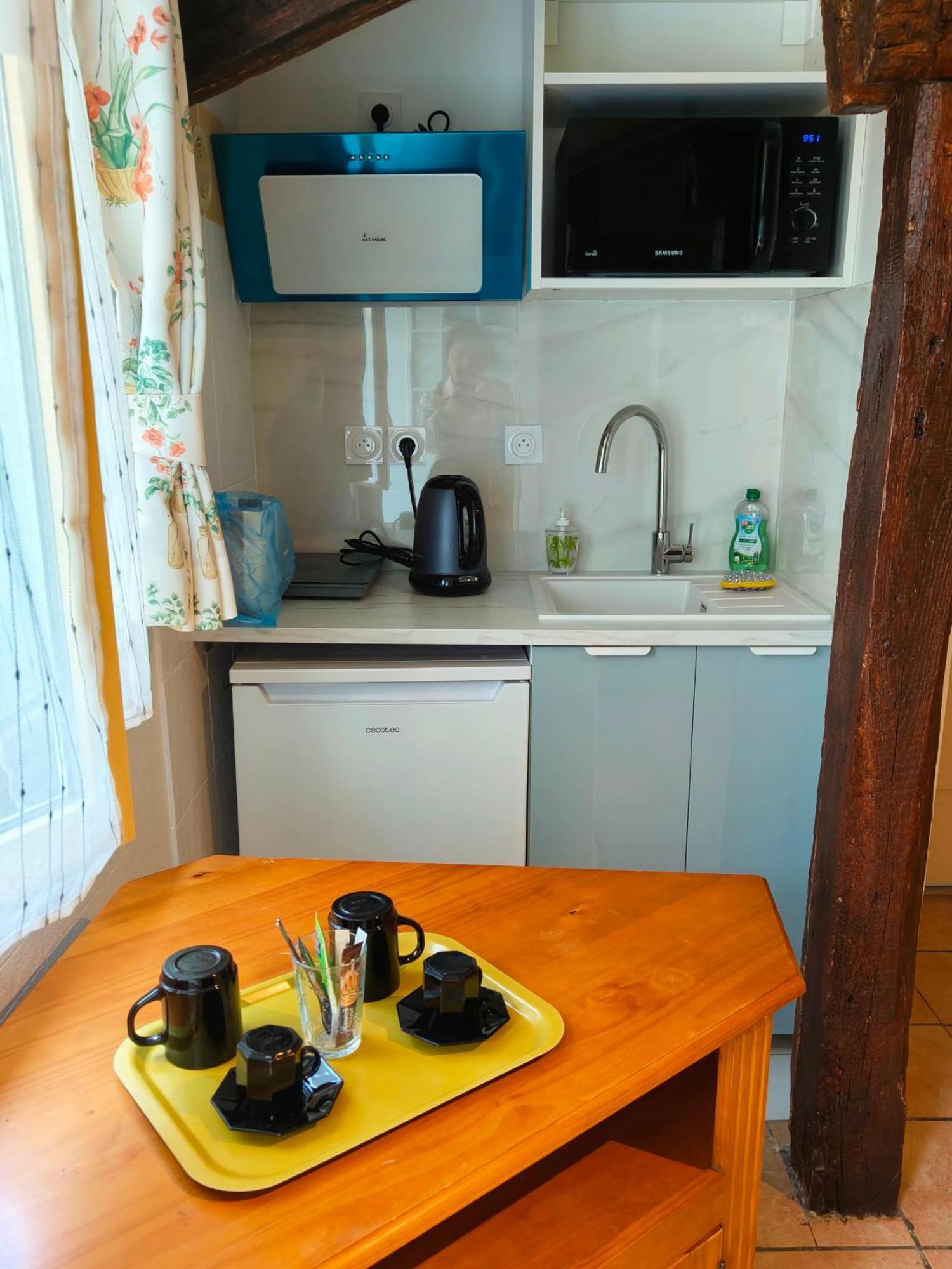 Le Coin Des Artistes Bed & Breakfast Giverny Ruang foto