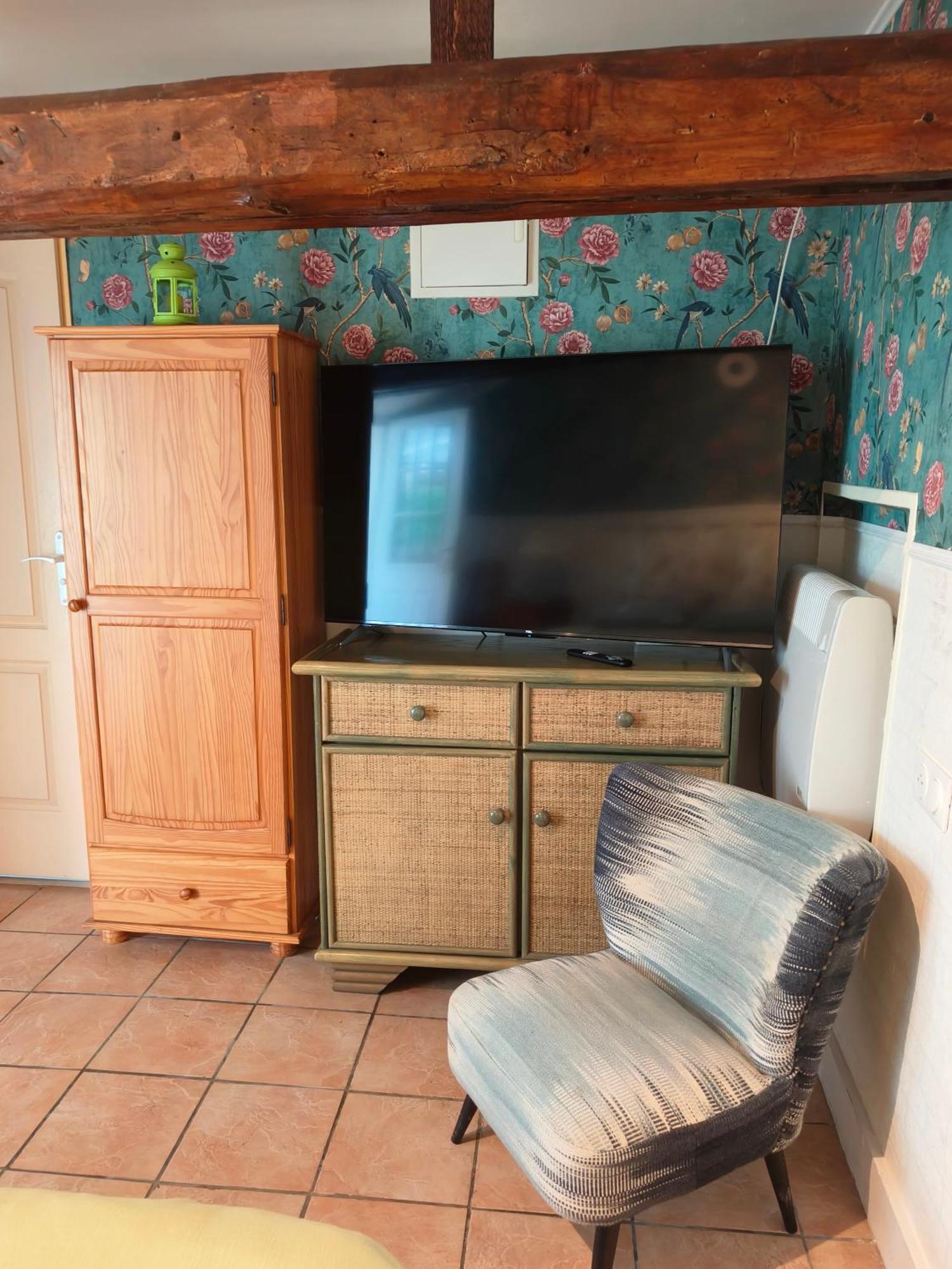 Le Coin Des Artistes Bed & Breakfast Giverny Ruang foto