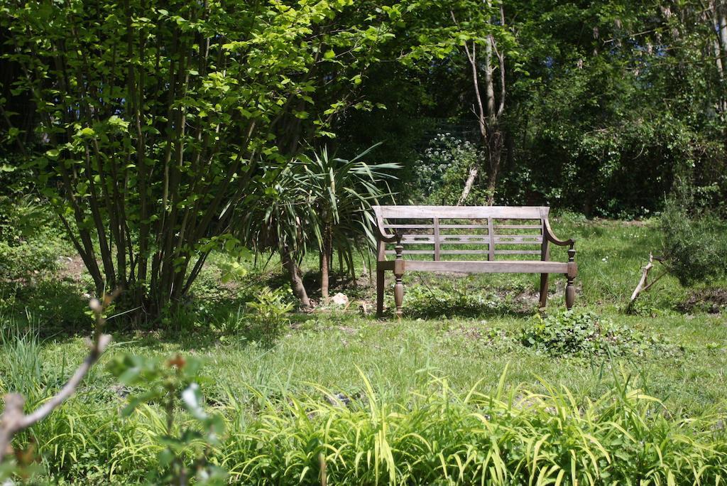 Le Coin Des Artistes Bed & Breakfast Giverny Bagian luar foto
